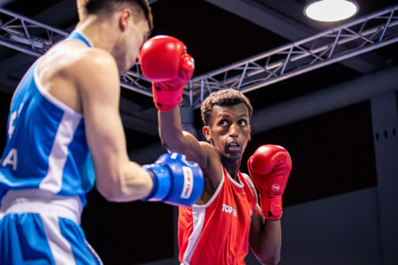 Ismail Umar nyrkkeilee